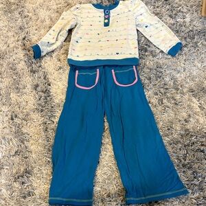 Finding Foxtail Blue and White Design